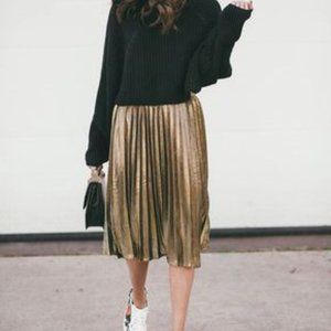 Metallic Gold Pleated Skirt: XL (14-16)
